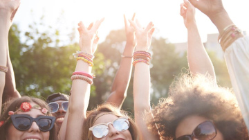 Festivālu skaistuma rituāli: iesaka Jānis Pētersons