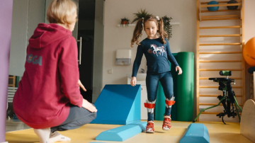 Par 60 000 eiro ziedojumiem paveiktais – speciālistu apmācības, jaunākās palīgierīces un rehabilitācija