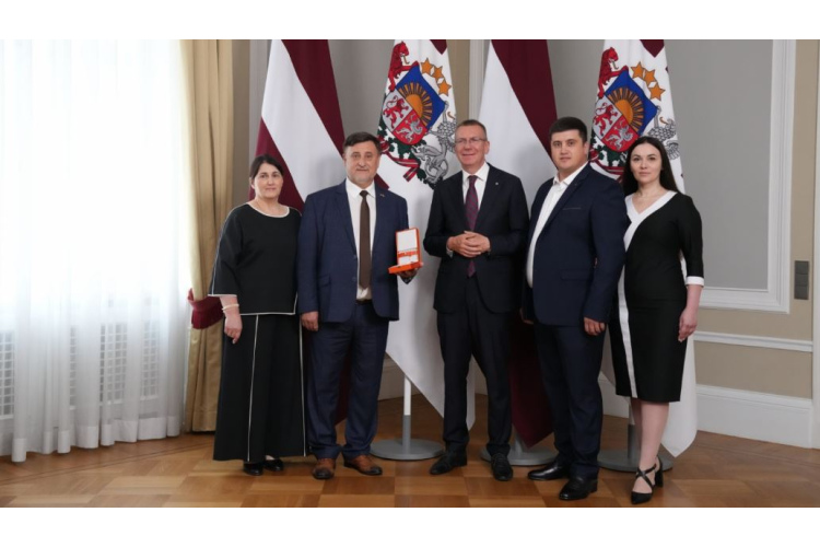 FOTO/VIDEO: Atzinības krusta pasniegšanas ceremonija Latvijas Republikas goda konsulam Ukrainā, Luhanskas un Doneckas...