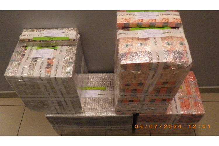 Kravas vagonā un pasažiera bagāžā konstatē 51 000 cigarešu