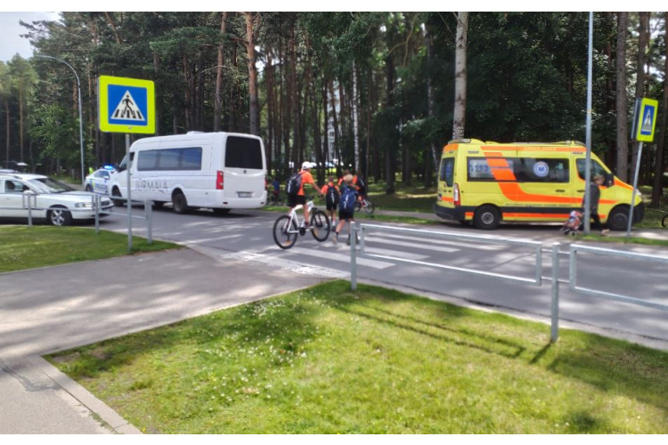 Valsts policija aicina atsaukties aculieciniekus ceļu satiksmes negadījumam Jūrmalā