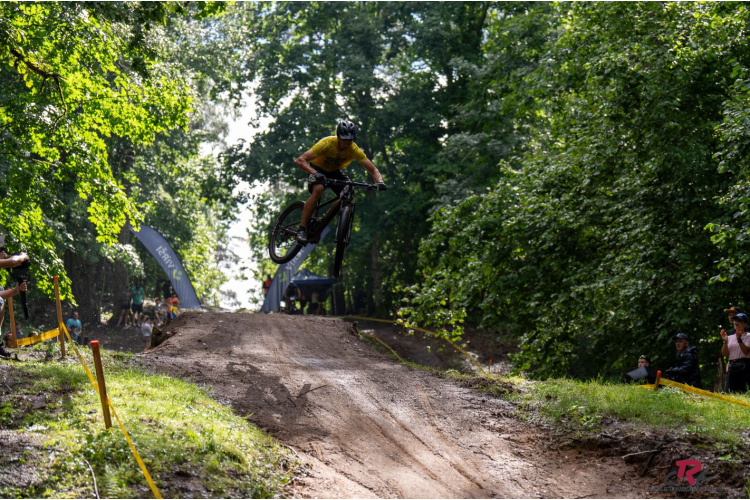 Episkā dubļu sacīkstē aizvadīts “cb – xp” LČ MTB XC riteņbraukšanā