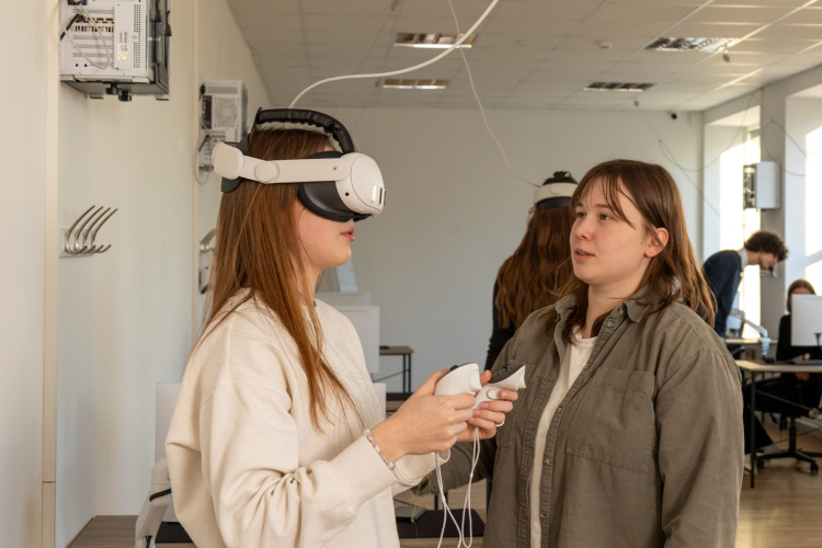 Jauniešiem būs iespējas apgūt virtuālās realitātes spēļu dizainu