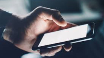 Telefonkrāpnieki arvien biežāk prasa instalēt programmatūras “AeroAdmin” un “HopToDesk”