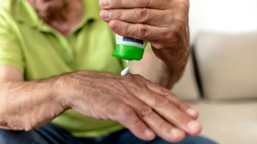 Farmaceita atbildes četriem šovasar biežāk uzdotajiem jautājumiem  par ādas kopšanu