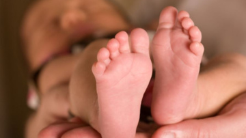 Kāpēc ir svarīgi mazulīti barot ar krūti?