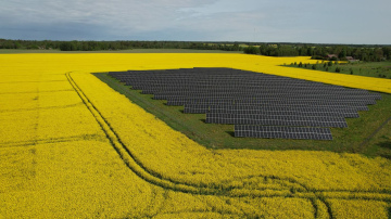 “Sunly” piesaista 300 miljonus eiro – Latvijā tiks uzsākta četru saules enerģijas parku būvniecība