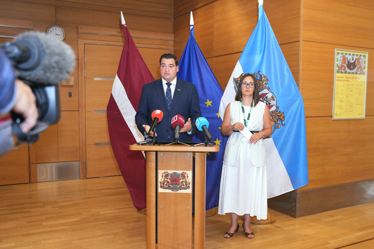 Rīgā novērsta vētras radītā bīstamība; sakopšanas darbi ilgs vismaz mēnesi