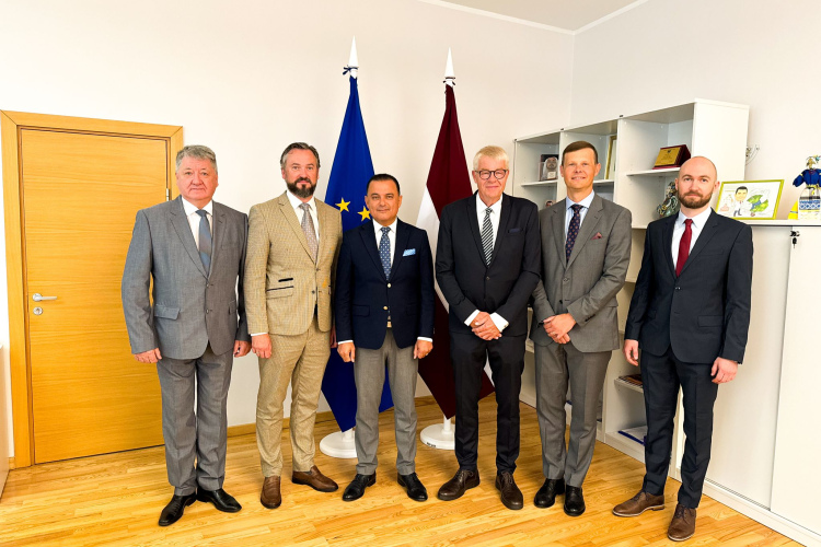 Pārrunā pieredzes apmaiņas stiprināšanu ar Dāniju uroloģijas jomā un jaunu metožu ieviešanu ārstniecībā