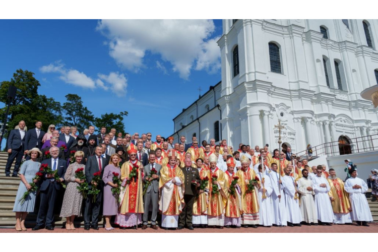 Valsts prezidenta Edgara Rinkēviča dalība Vissvētākās Jaunavas Marijas debesīs uzņemšanas svētku Svētajā Misē