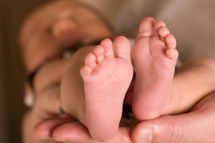 Kāpēc ir svarīgi mazulīti barot ar krūti?