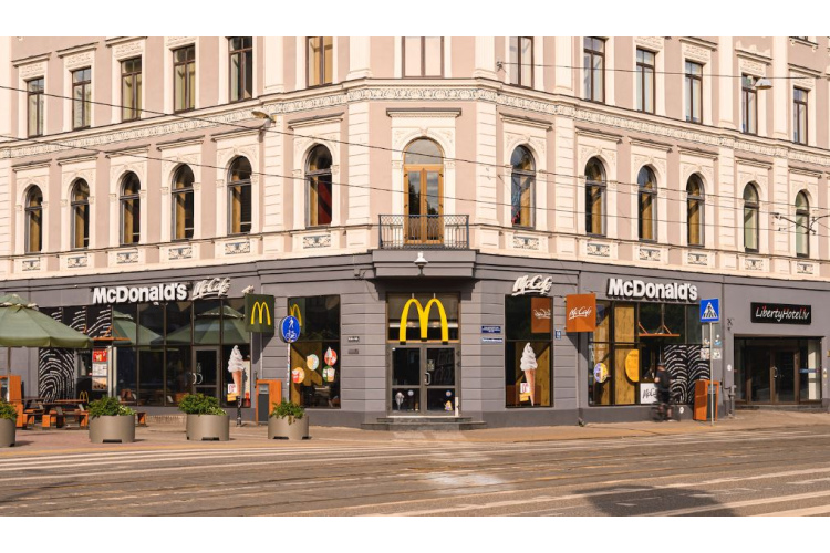 McDonald’s Latvijā atzīmē trīs desmitgades izcilības