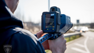 “ROADPOL drošības dienu” laikā Valsts policijas darbinieki fiksējuši 3 300 pārkāpumu ceļu satiksmē