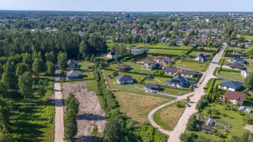 Pircēji skeptiski par jauno projektu cenām; sarūk interese par zemes iegādi