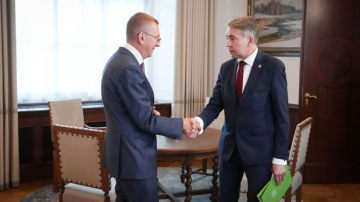 Valsts prezidents ar labklājības ministru pārrunā situāciju ar bāriņtiesas institūtu
