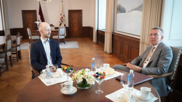 Valsts prezidenta Edgara Rinkēviča tikšanās ar Saeimas frakcijas “Progresīvie” vadītāju Andri Šuvajevu