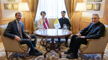 Valsts sekretārs Andžejs Viļumsons tiekas ar nākamo Svētā Krēsla apustulisko nunciju Latvijā