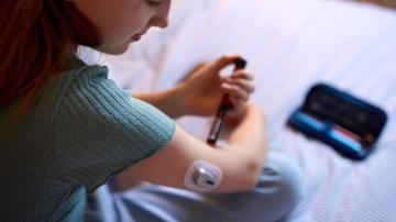 Lai sekmētu bērnu ar 1. tipa diabētu iekļaušanos skolās, radīta izglītojošu video sērija
