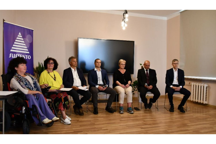 OECD norāda uz Latvijas nepietiekamo rīcību ar redzi saistītas invaliditātes novēršanā; pacienti gaida zāles