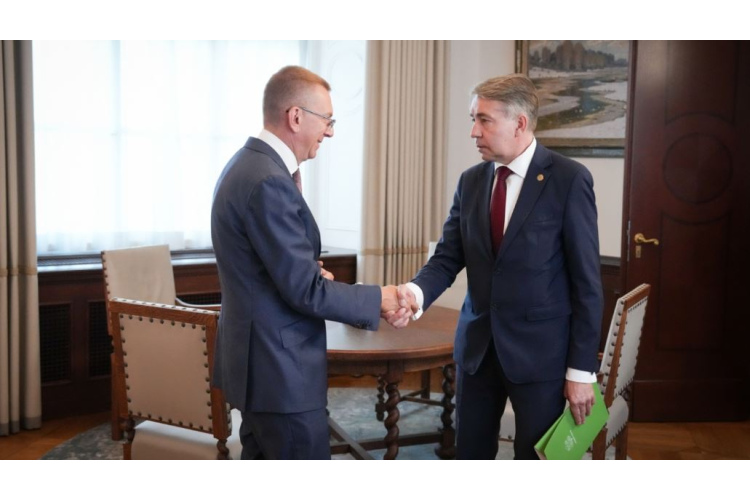 Valsts prezidents ar labklājības ministru pārrunā situāciju ar bāriņtiesas institūtu