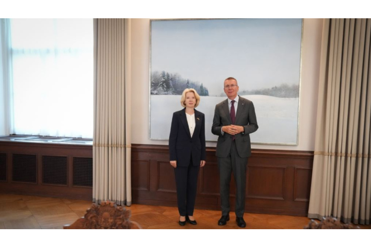 Valsts prezidenta Edgara Rinkēviča tikšanās ar Saeimas Ārlietu komisijas priekšsēdētāju Ināru Mūrnieci