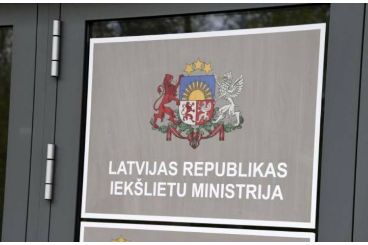 Valdība konceptuāli atbalsta finansējumu atlīdzības palielināšanai iekšlietu nozares amatpersonām