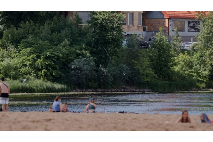 Rīgā atpūta pie un uz ūdens kļūst aizvien populārāka; pieaug drošības riski