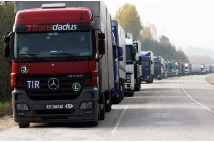 Pirmajā pusgadā mazāk pārvadātu kravu ar visiem transporta veidiem, izņemot autotransportu