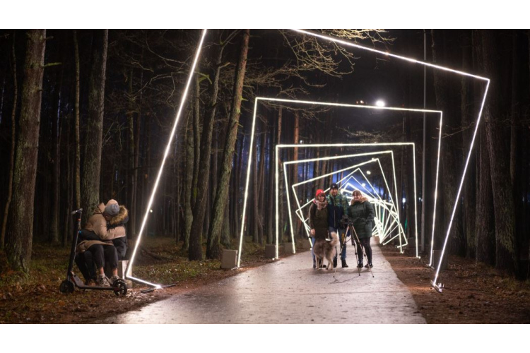 Anniņmuižas mežā izveidots trešais mežaparks Rīgā