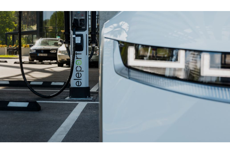 Kā ietaupīt izmantojot elektroauto – skaidro eksperts