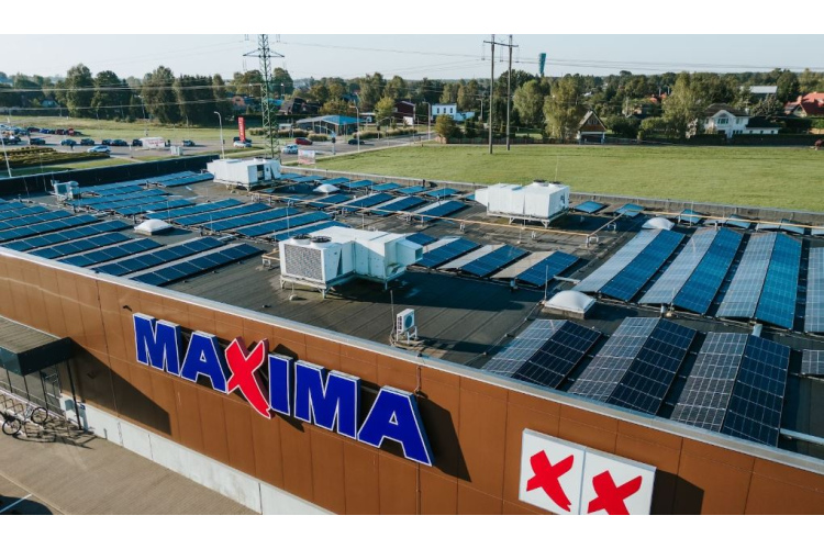 “Maxima Latvija” investē 200 000 eiro 2 jaunu saules elektrostaciju izveidē