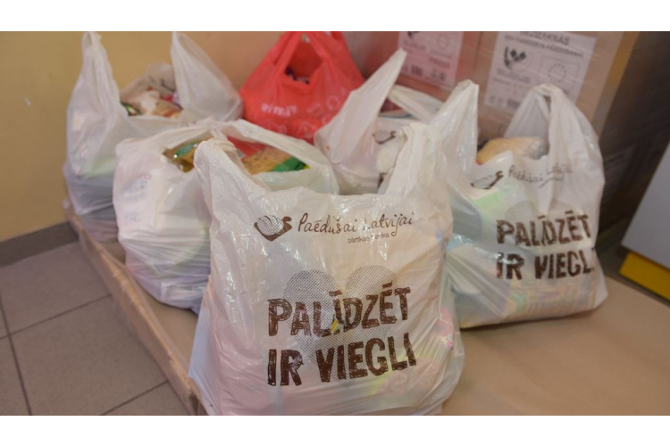 Pārtikas bankai Paēdušai Latvijai varēs ziedot visos Rimi veikalos