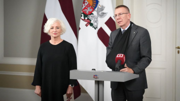 Subject:FOTO/VIDEO: Valsts prezidenta Edgara Rinkēviča un Saeimas priekšsēdētājas Daigas Mieriņas tikšanās...
