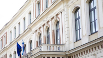 Līdz oktobra beigām trūcīgie un maznodrošinātie rīdzinieki var pieteikties pabalstam izglītības ieguvei