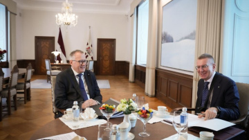 Valsts prezidents ar finanšu ministru pārrunā nākamā gada valsts budžetu