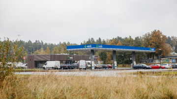 Investējot 2,8 miljonus eiro, atvērta jauna “Virši” uzpildes stacija Berģos