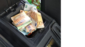 Par narkotiku tirgošanu aizturēti Jaunciema un Sarkandaugavas iedzīvotāji