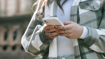 “Tele2” bloķējusi vairāk nekā 20 000 krāpnieciska rakstura īsziņas
