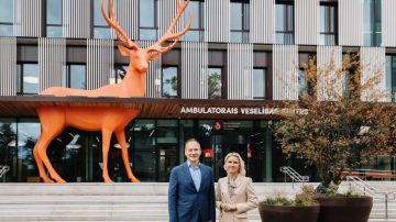Bērnu slimnīca saņēmusi mūsdienīgu, bērnu vecumam īpaši adaptētu iekārtu redzes pārbaudēm
