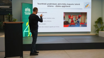 Radošums un inovācijas izglītībā: Rīgas interešu izglītības skate izceļ pedagogu jaunos risinājumus