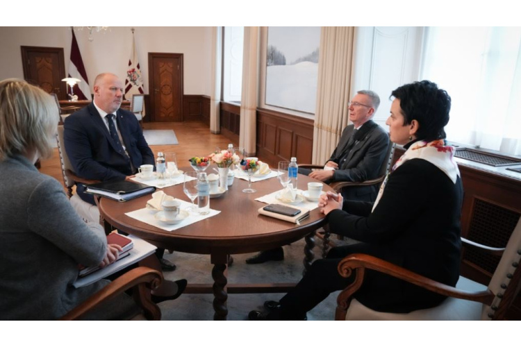 Valsts prezidenta Edgara Rinkēviča tikšanās ar Saeimas Aizsardzības, iekšlietu un korupcijas novēršanas komisijas ...