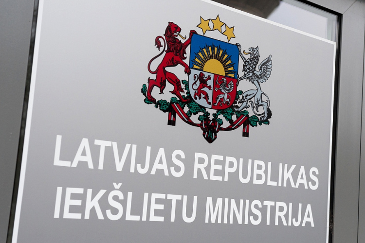 Lai nodrošinātu procesu nepārtrauktību iekšlietu nozarē, pakāpeniski tiks paaugstinātas nodevas par PMLP pakalpojumiem