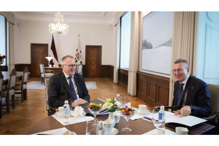 Valsts prezidents ar finanšu ministru pārrunā nākamā gada valsts budžetu