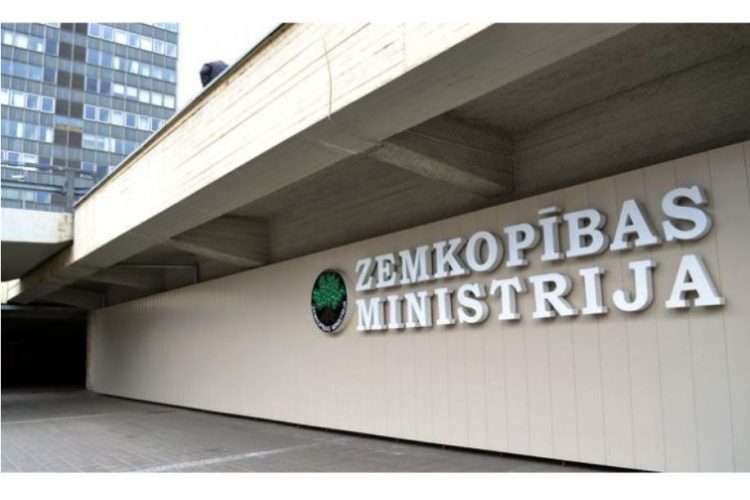 Zemkopības ministrs Armands Krauze ar Latvijas EP deputātiem pārrunās Latvijas lauksaimniecības interešu pārstāvību