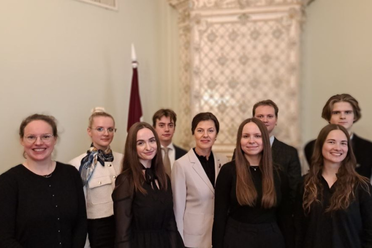 publicitātes foto