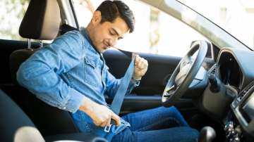 Bez drošības jostas auto aizmugurējā sēdeklī var gūt pat smagākas traumas, nekā priekšējā