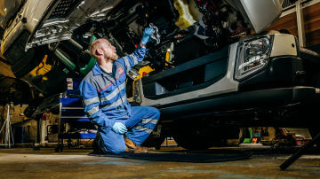 Aptauja: 45 % iedzīvotāju uztrauc autoservisu darbības ietekme uz vidi