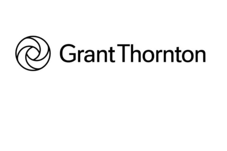 “Grant Thornton”: problēmas ar pārpildītajām autostāvvietām Rīgas centrā nerada elektroauto, bet gan to masveidā ...