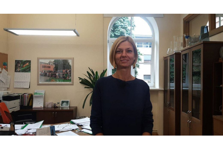Mācību līdzekļu trūkums rada milzīgu slogu pedagogiem