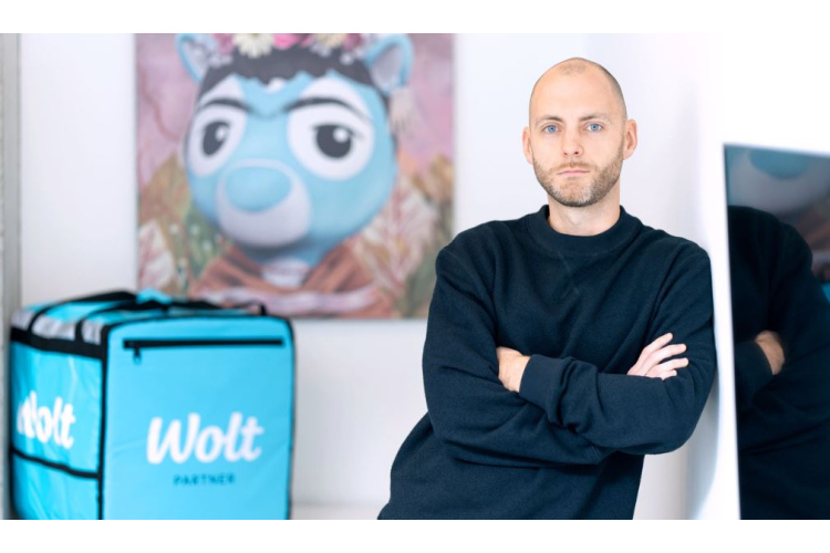 Wolt uzsāk sadarbību ar Revolut; to karšu īpašniekiem būs pieejami dažādi Wolt bonusi